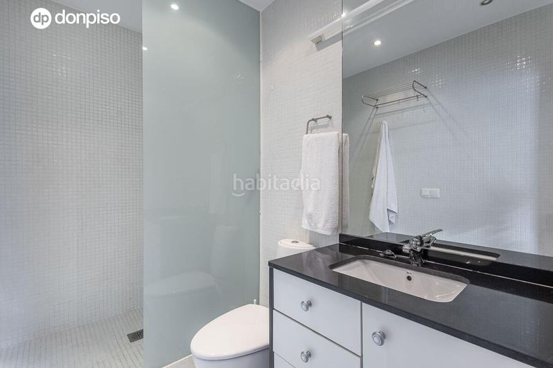 Foto db0b806e-7626-4c91-86e5-4ee373236a44. Edifici a Dílar