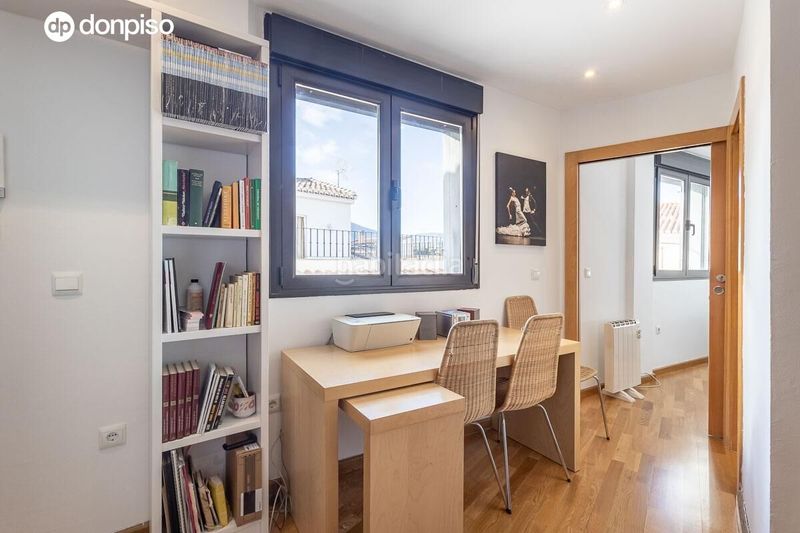 Foto ff442622-a67a-4ba1-9a6c-1f7a8f75f90a. Edifici a Dílar