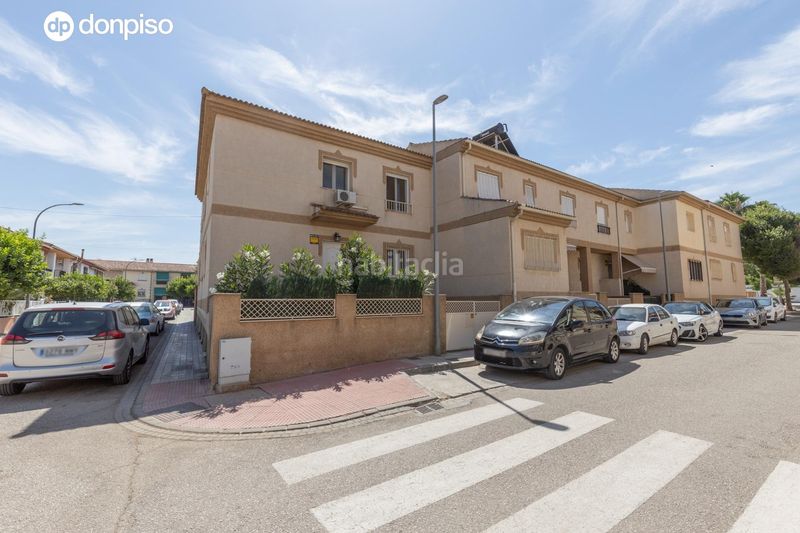 Foto 621280dc-239c-41c5-ab44-9026223382ae. Casa adossada amb calefacció aparcament piscina a Santa Fe