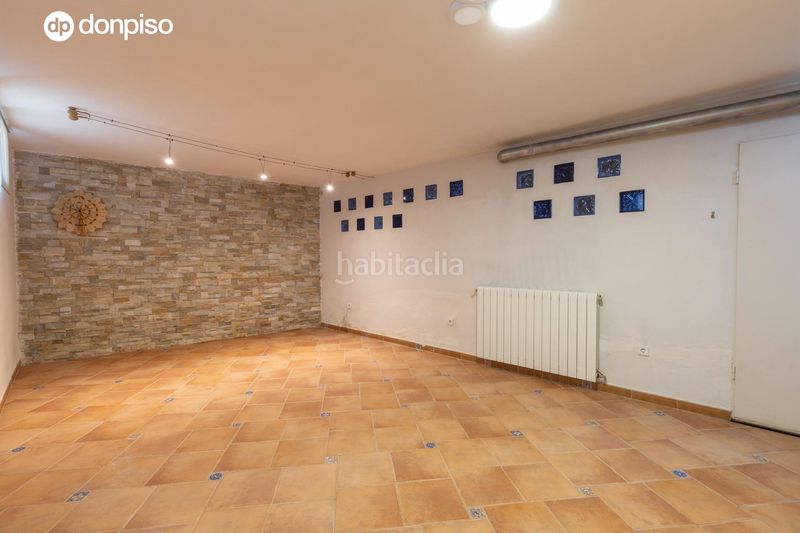 Foto 6c56cb49-40b3-4a29-867e-6e93d73d1457. Casa adossada amb calefacció aparcament piscina a Santa Fe