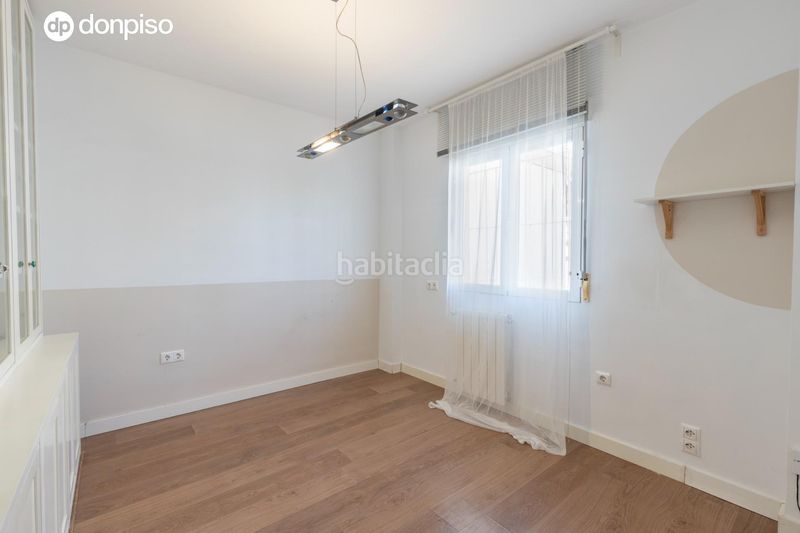 Foto d8a1e25e-e298-47c4-bd51-59700203bed8. Casa adossada amb calefacció aparcament piscina a Santa Fe