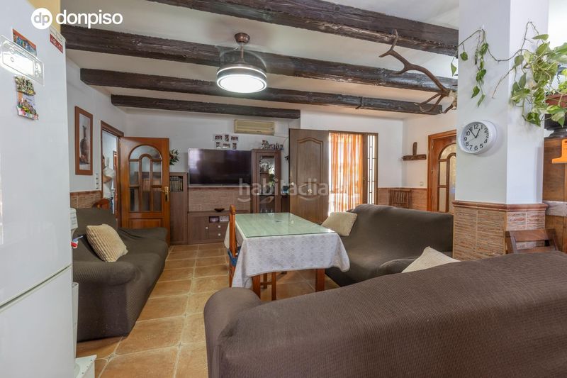 Foto 12e61926-747c-406f-8318-3057dd977293. Casa amb calefacció aparcament a Láchar