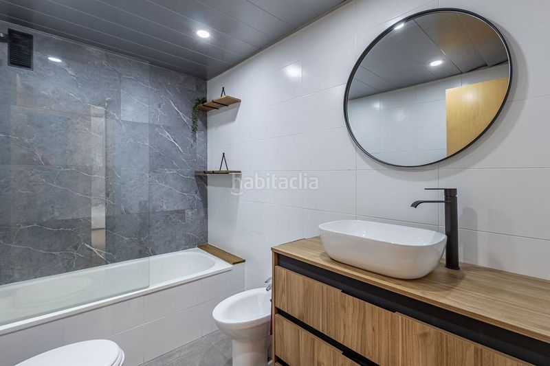 Foto 3fd56ec2-2353-4c97-8d26-d361acc454f5. Pis a calle calle bacaque 2 a Carretera de Granada-La Alcazaba Alhendín