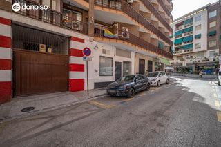 Autoparkplatz in Calle emperatriz eugenia 6. Oportunidad única! garaje en el corazón de granada por solo 35.0