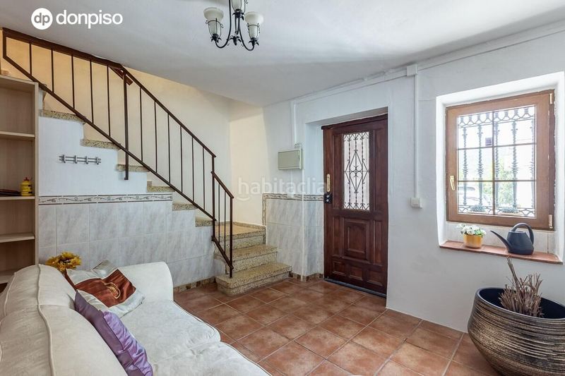 Foto f10899c3-c0ac-4726-a4fa-c912fbc5da5a. Casa amb aparcament a Moclín
