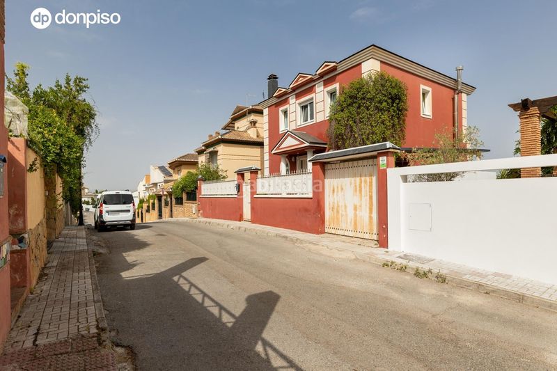 Foto 17a095a2-9563-409d-aa3c-22d80bb4fe34. Xalet amb calefacció aparcament piscina a Barrio de la Vega Monachil
