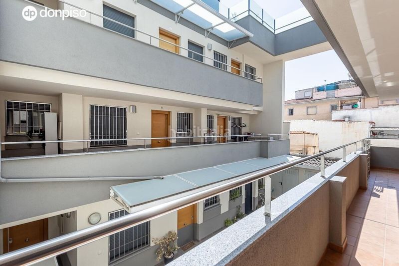 Foto d3b9d1cb-670a-4654-b2c5-37d3e9435aa2. Pis a calle calle san miguel 15 a Poniente Armilla