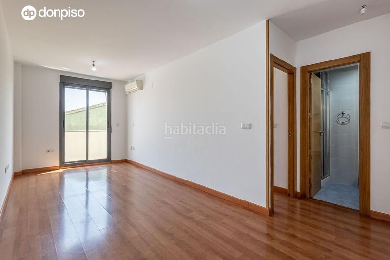 Foto d765400a-2fc2-4995-8e2f-ceff7ef0a997. Pis a calle calle san miguel 15 a Poniente Armilla