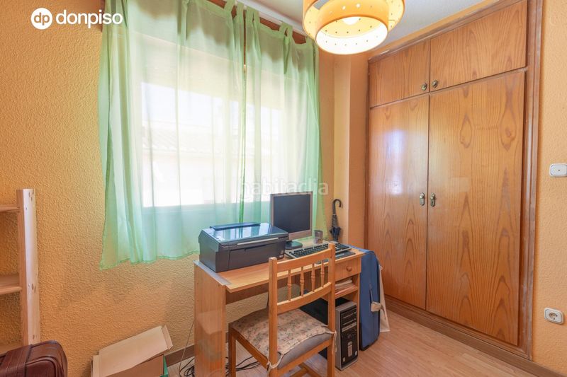 Foto 040d864a-f52d-4e8b-b0d2-bb670433e7e2. Casa adossada amb calefacció aparcament a Avda. De los Ogíjares Armilla