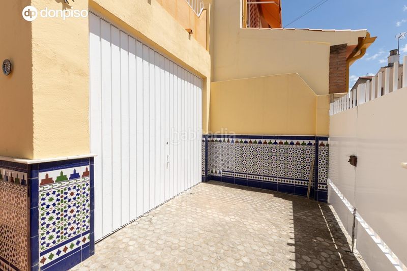 Foto c67cc623-e3a1-4642-a928-4ddea3acc256. Casa adossada amb calefacció aparcament a Avda. De los Ogíjares Armilla