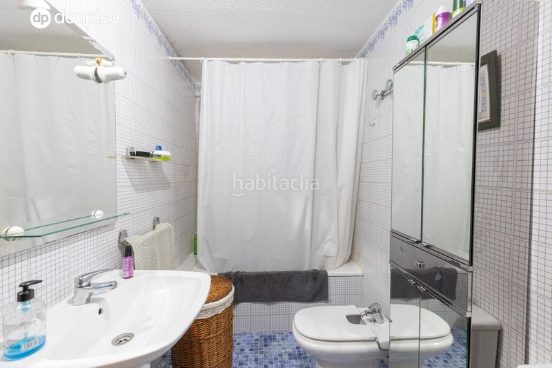 Foto ea46d337-a97e-43c8-92c1-c8d4f874e1e3. Casa adossada amb calefacció aparcament a Avda. De los Ogíjares Armilla