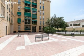 Pis a Calle circunvalación de la encina 14. Piso en esquina circunvalación la encina  frente parque