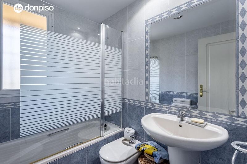 Foto f11cd71b-cd28-4261-86ca-c8be1689108b. Xalet amb calefacció aparcament piscina a Albolote