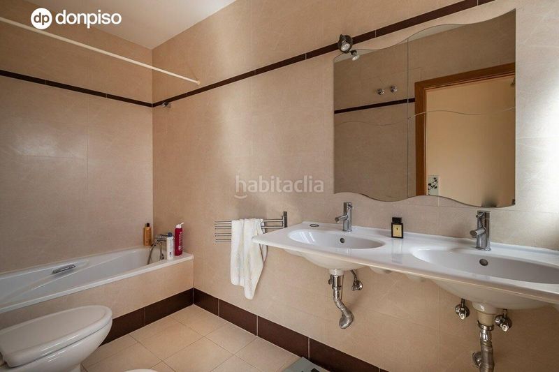 Foto 13a7d8a1-1f7a-42bb-a191-2f173c908a6c. Casa amb calefacció aparcament piscina a Gójar