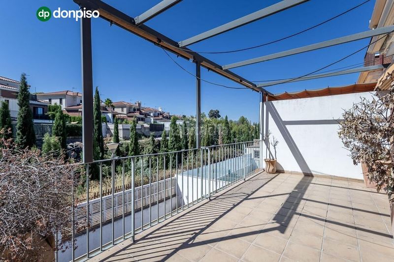 Foto b584383d-a3bd-4a45-8265-7ece1e2fb600. Casa amb calefacció aparcament piscina a Albolote