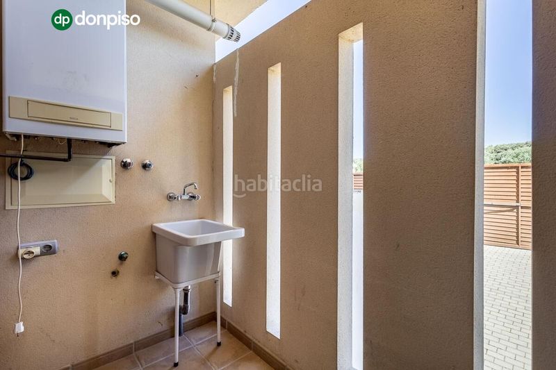 Foto f2f21dfe-41fa-4428-9bd1-b51674f1c9ca. Casa amb calefacció aparcament piscina a Albolote