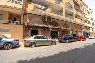 Local Comercial  Calle mar baltico. Local comercial de 188 m2 en calle mar báltico, torrevieja espac