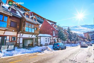 Casa adosada  Urbanizacion solynieve. Magnífico chalet adosado en venta en sierra nevada