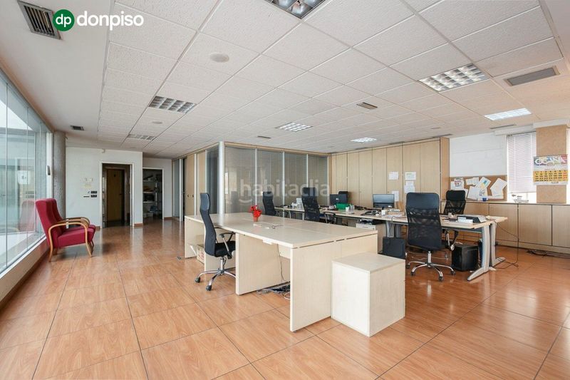 Foto a0075b9c-41c5-45df-9875-f7810618f3d9. Edifici a Campus de la Salud Armilla