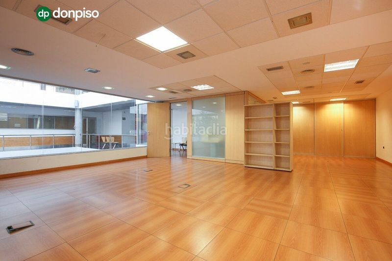 Foto db48bc14-8be9-47fc-91a2-cf14b5aaf8ce. Edifici a Campus de la Salud Armilla