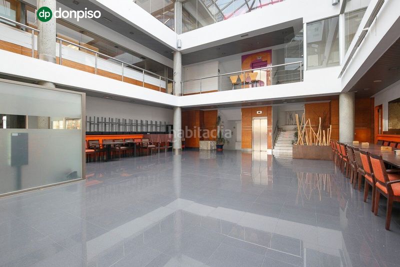 Foto f1ea7f09-feef-42f6-b25c-0e5f604e2fd7. Edifici a Campus de la Salud Armilla
