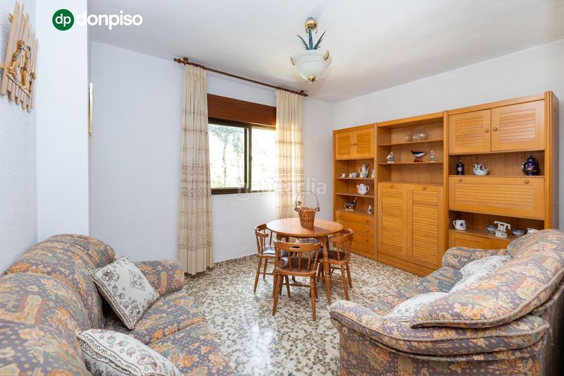 Foto b8b5b1e9-c765-4945-99fe-5f27983c3659. Casa amb aparcament a Dúdar