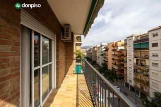 Pis a Palencia 3. Piso de 3 dormitorios con terraza en el zaidín  espacio, comodid