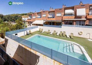 Casa adosada en Calle calle despeñaperros 14a. Casa adosada ideal en urbanización con piscina