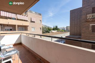 Appartamento  Romero. Luminoso piso con cochera en zona residencial tranquila en atarf