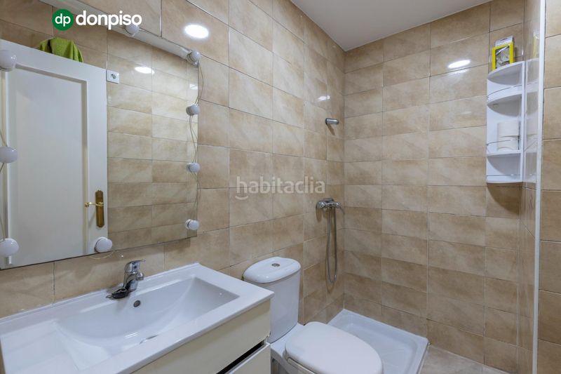 Foto fafa2446-fe8c-4d02-9941-5d7aa42a262c. Pis amb aparcament a Atarfe