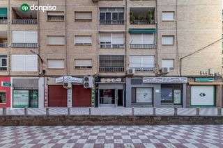 Business premise in Avenida de América 47