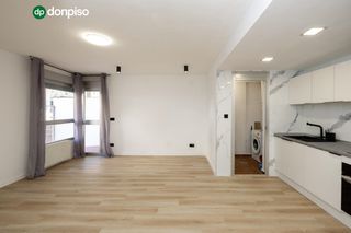 Pis  Calle maría teresa león. Planta baja con terraza privada, 3 dormitorios, 2 baños y garaje