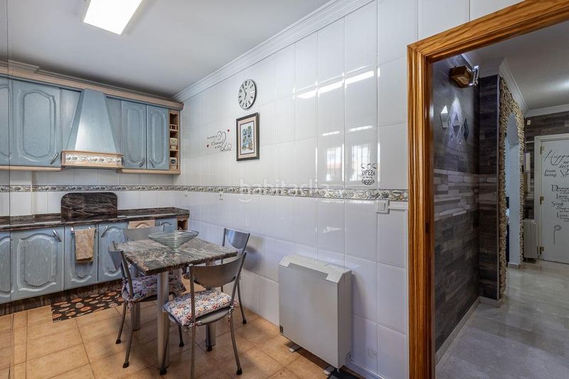 Foto b5665851-fee7-4e3a-8051-32ea8168b4f3. Casa adossada a calle de jerónimo de rueda 34 a Cúllar Vega