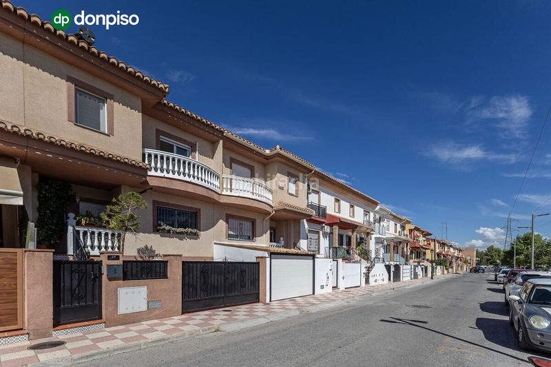 Foto 4d826a58-6e03-4114-9c93-c14e96064099. Casa adossada a calle de jerónimo de rueda 34 a Cúllar Vega
