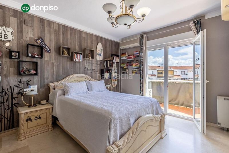 Foto c584f725-6828-4272-b18b-2bfd4d550576. Casa adossada a calle de jerónimo de rueda 34 a Cúllar Vega