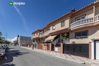 Casa adossada a Calle de Jerónimo de Rueda 34