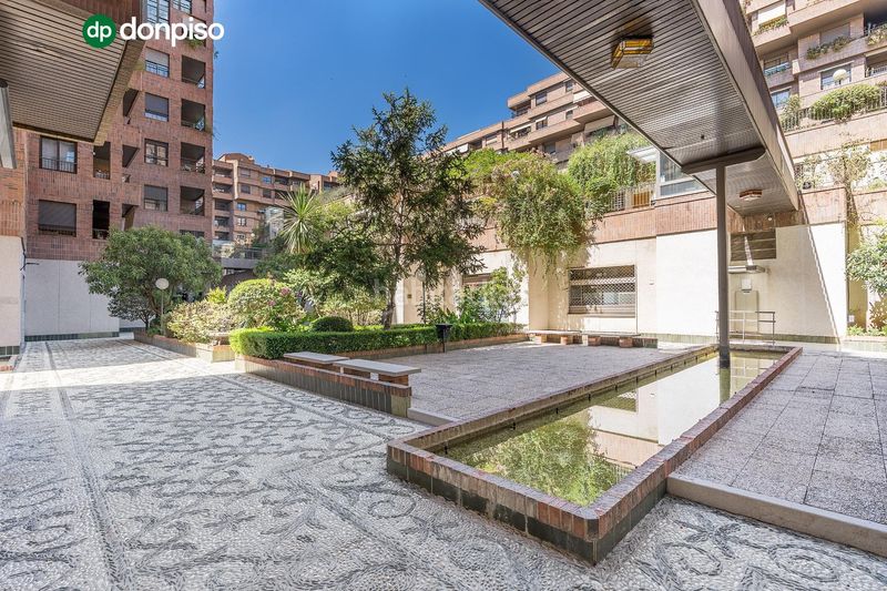 Foto 5dbde1c2-e534-4db5-a33f-43ffba150bbb. Planta baja en avenida avenida divina pastora 7 - 9 precioso estudio de lujo en urbanizacion triunfo jardin en Granada