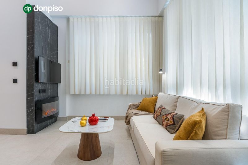 Foto 6075d1b4-881b-4002-b4d3-b02c63c3291a. Planta baja en avenida avenida divina pastora 7 - 9 precioso estudio de lujo en urbanizacion triunfo jardin en Granada