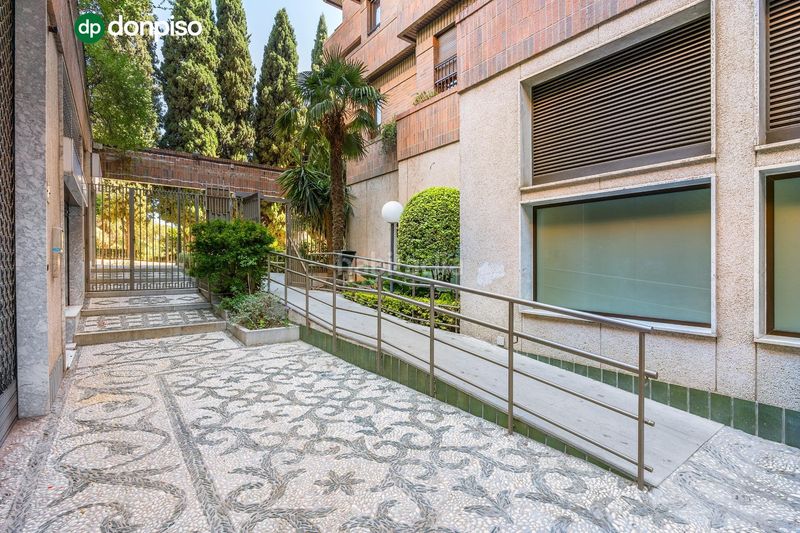 Foto 6daca142-a357-4e1e-80fb-fe7e46a31011. Planta baja en avenida avenida divina pastora 7 - 9 precioso estudio de lujo en urbanizacion triunfo jardin en Granada