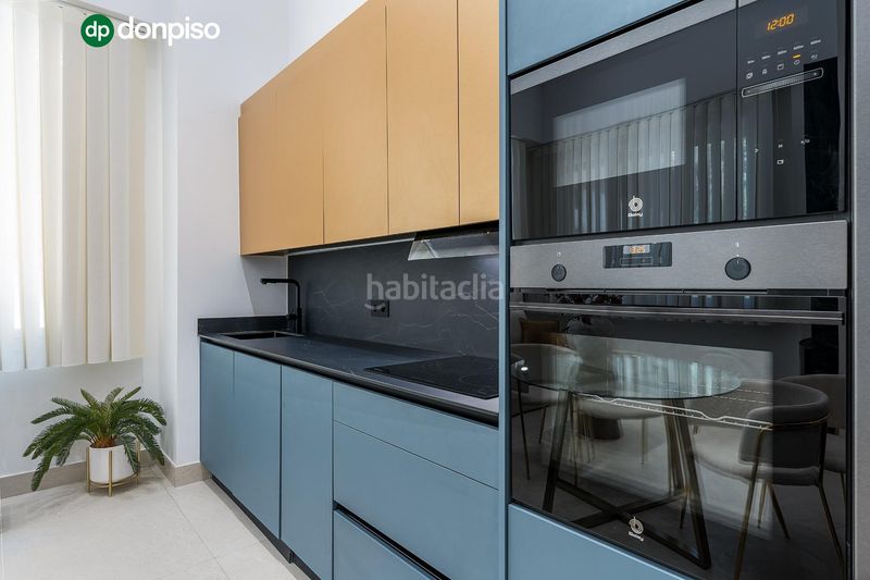 Foto 76924e87-8e45-4c6b-abdc-77cb235d51af. Planta baja en avenida avenida divina pastora 7 - 9 precioso estudio de lujo en urbanizacion triunfo jardin en Granada
