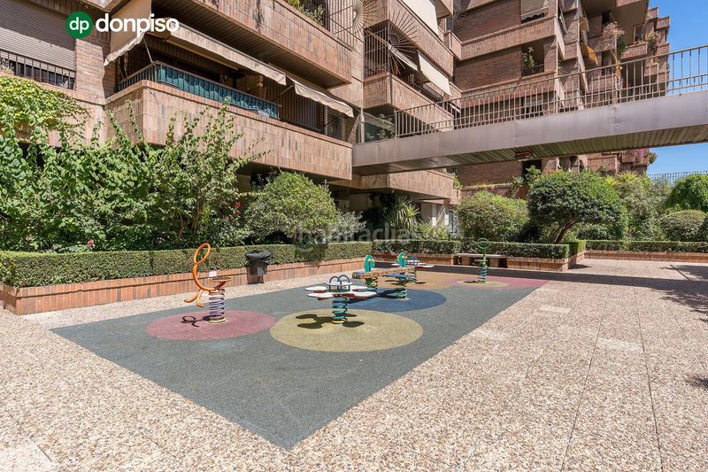 Foto 7a95f386-3745-4e82-8ea4-ce5175a599ca. Planta baja en avenida avenida divina pastora 7 - 9 precioso estudio de lujo en urbanizacion triunfo jardin en Granada