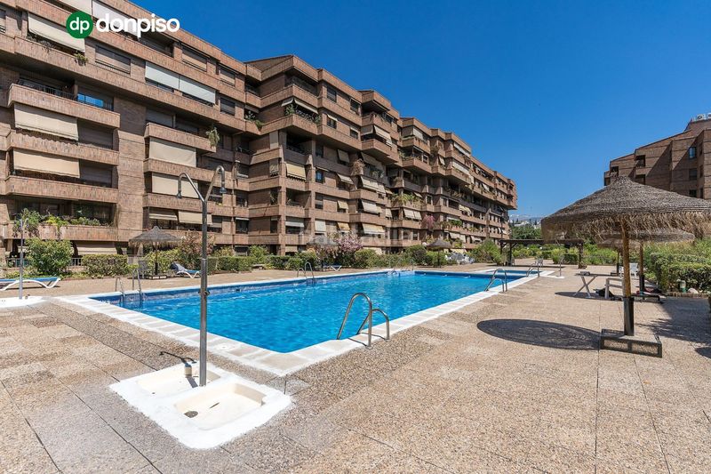 Foto bc040215-0485-4ddf-b5d1-d04be05b5f70. Ground floor with pool in San Ildefonso Granada