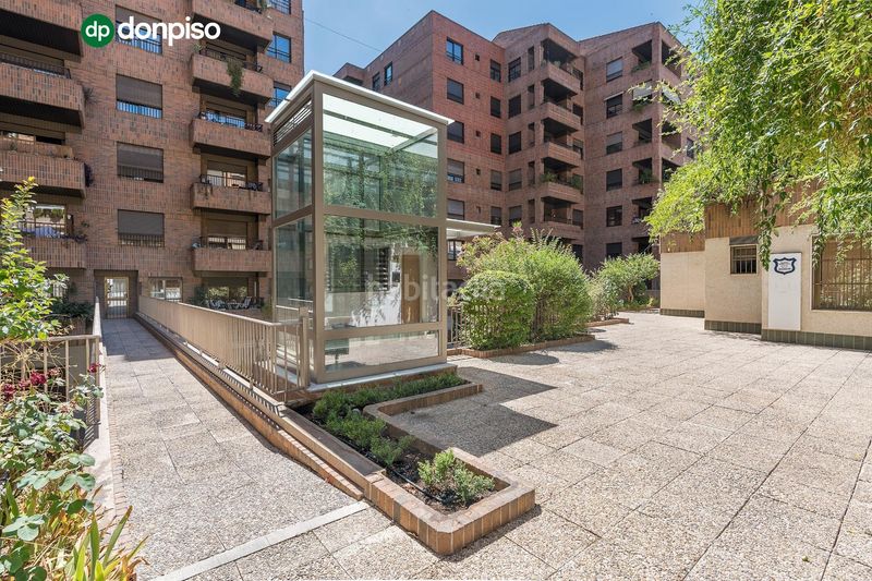 Foto c909b7de-22ab-491e-b3b5-6aa1a2c732a9. Ground floor with pool in San Ildefonso Granada