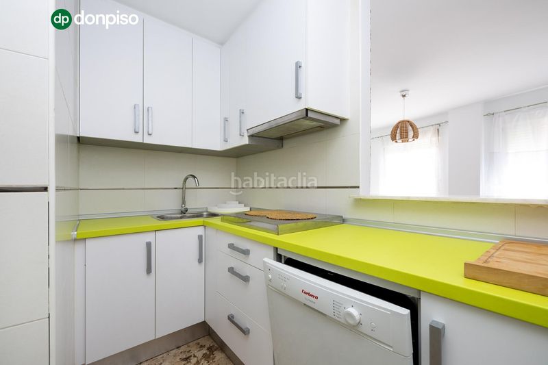 Foto db342790-5292-4f9c-9acc-3dcb1211a169. Pis amb aparcament a Láchar