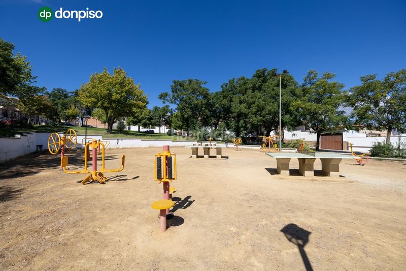 Foto e9481236-4c59-4809-85c7-5774b321c9f8. Pis amb aparcament a Láchar