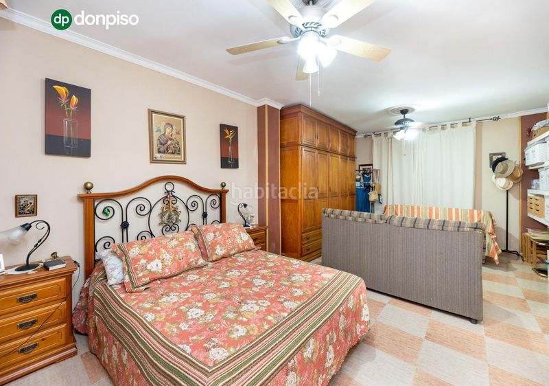 Foto b4a6b7fd-03ae-4b07-bc0f-13f869834173. Casa adossada amb calefacció aparcament piscina a Cijuela