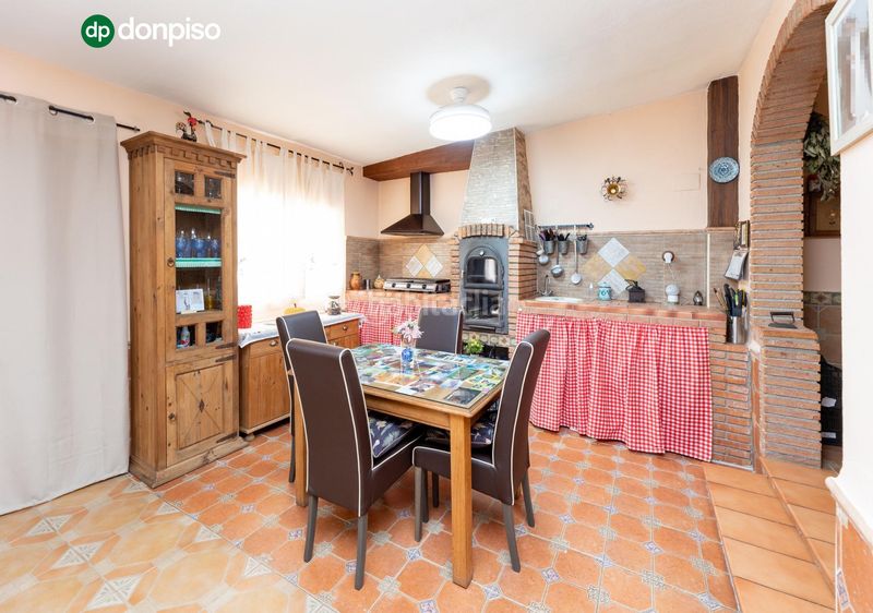 Foto b56885e4-adf5-4152-9556-2a7c7d0ba079. Casa adossada amb calefacció aparcament piscina a Cijuela