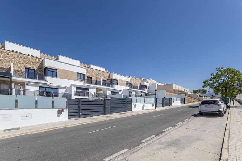 Foto 42dca371-c4cc-4327-9276-8ebd7bf05b07. Chalet in calle chimborazo 57 in Camino de los Neveros - Serrallo Granada