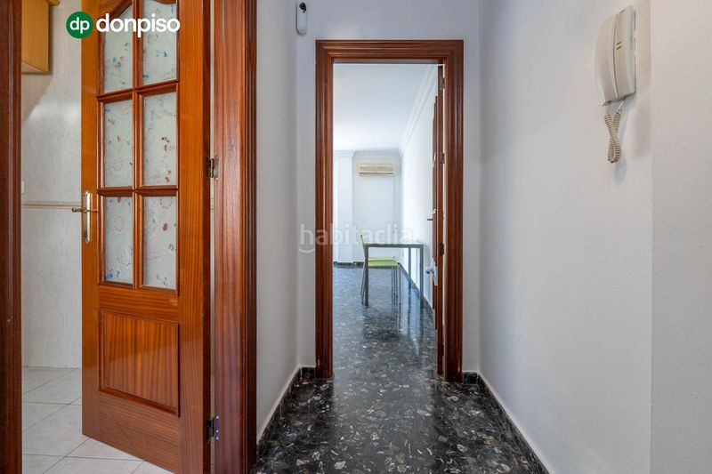 Foto c8eff036-94ee-48df-85cd-b8c46a84e0e3. Etagenwohnung in calle calle san juan de dios 6 in Churriana de la Vega