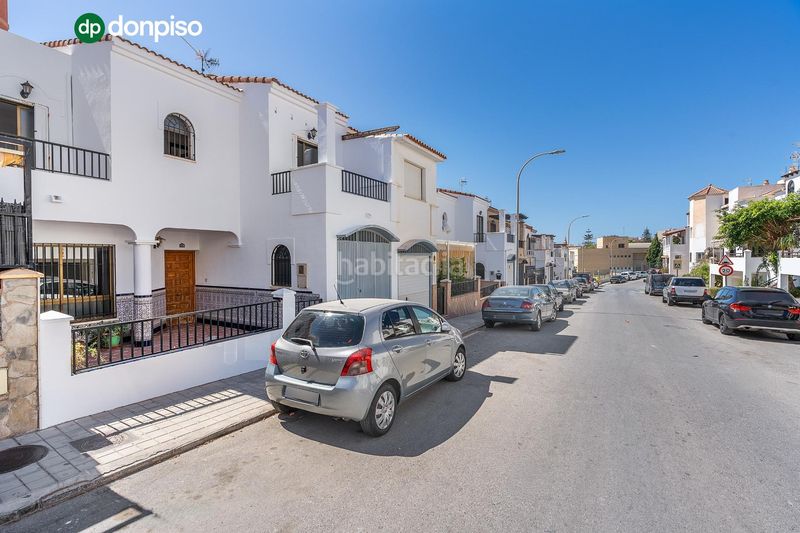 Foto 0a263d6b-a769-4f17-b6b0-c49408f3608d. Semi detached house in calle del quijote 24 in Motril ciudad Motril